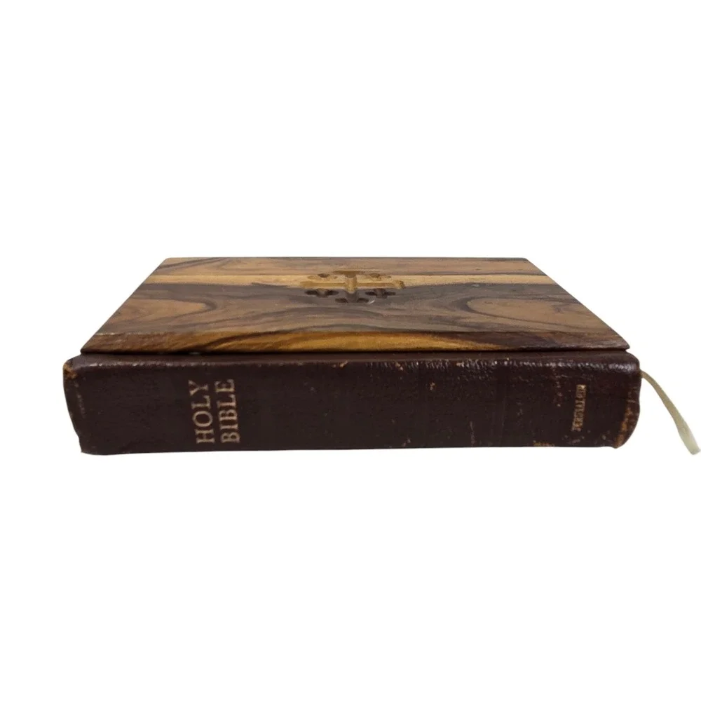 Vtg 1958 KJV Holy Bible‎ Olive Wood Cover From Jerusalem Pocket Size King James